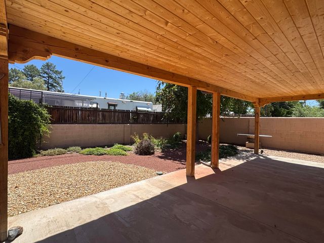1824 Lester Drive NE, Albuquerque, NM 87112