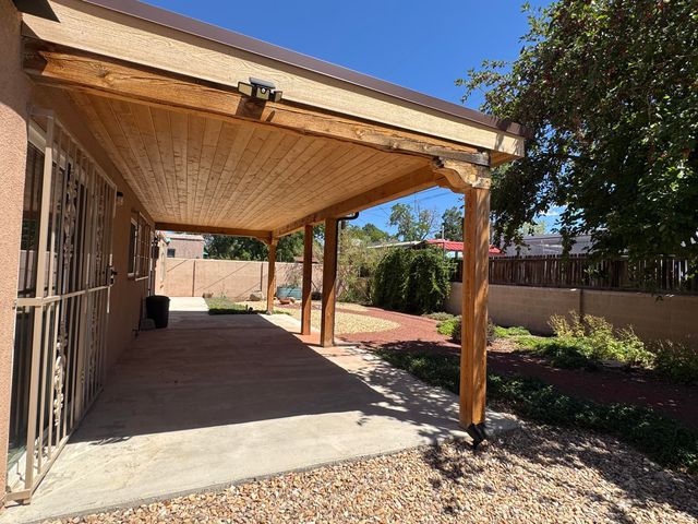 1824 Lester Drive NE, Albuquerque, NM 87112