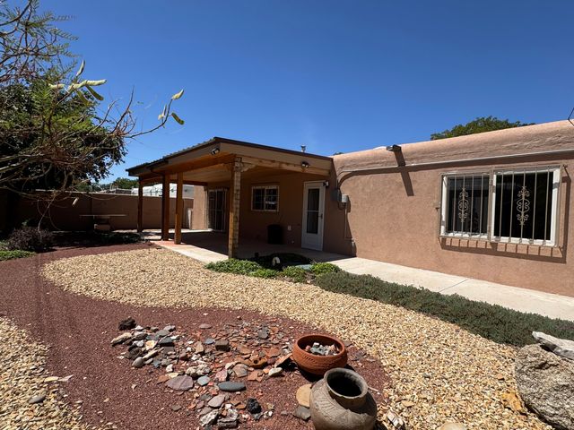 1824 Lester Drive NE, Albuquerque, NM 87112