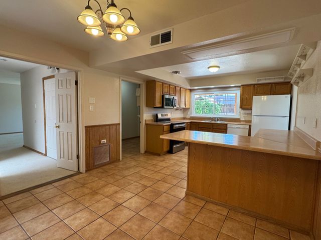 1824 Lester Drive NE, Albuquerque, NM 87112