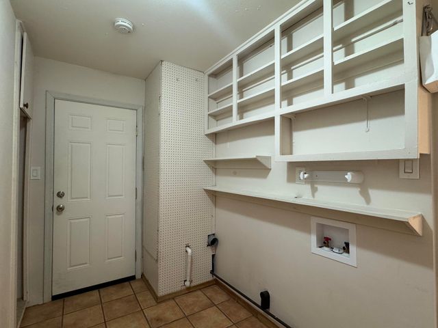 1824 Lester Drive NE, Albuquerque, NM 87112