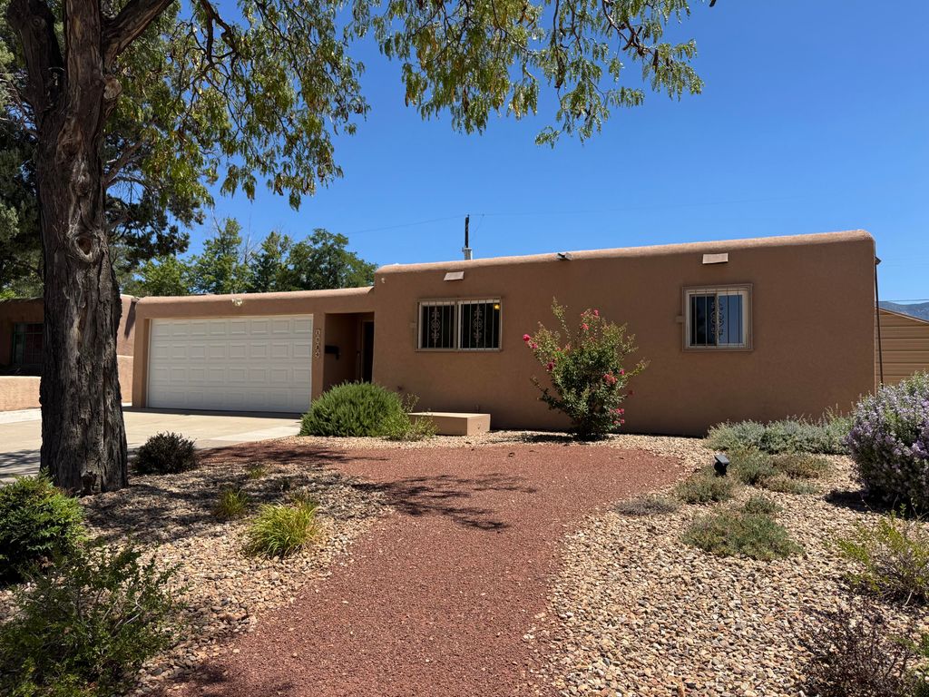 1824 Lester Drive NE, Albuquerque, NM 87112