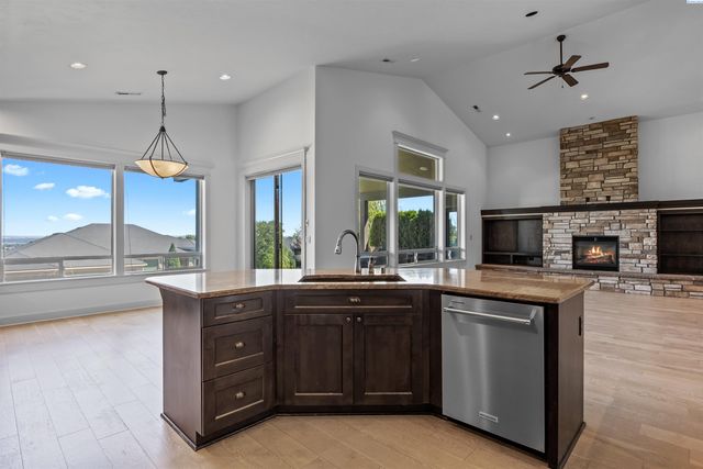 1638 Naples Lane, Richland, WA 99352