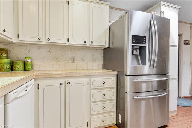 9266 Desoto DR, North Fort Myers, FL 33903