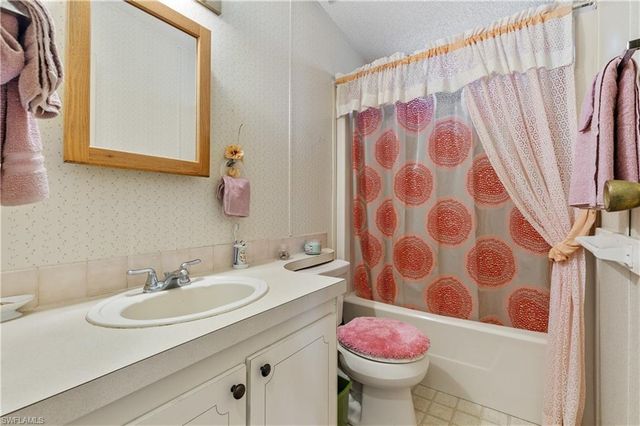 9266 Desoto DR, North Fort Myers, FL 33903