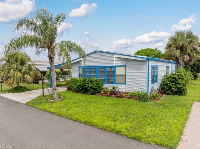 9266 Desoto DR, North Fort Myers, FL 33903