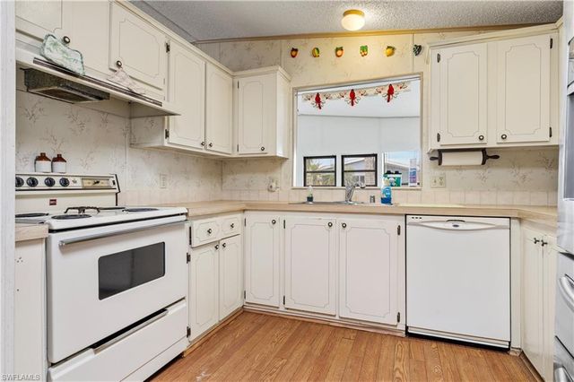 9266 Desoto DR, North Fort Myers, FL 33903