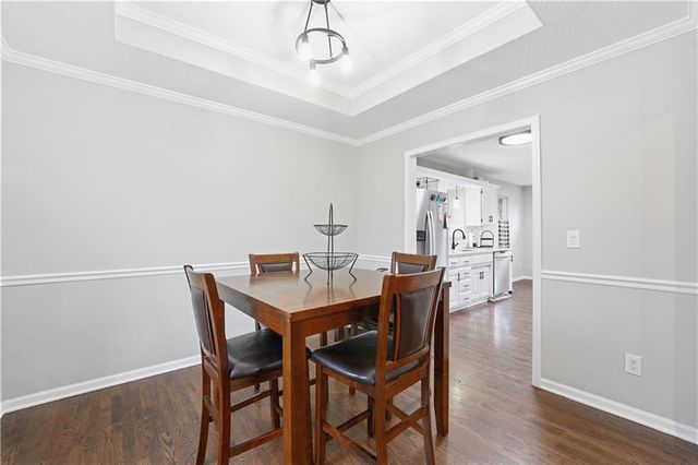 3912 SW Linden Circle, Lee's Summit, MO 64082