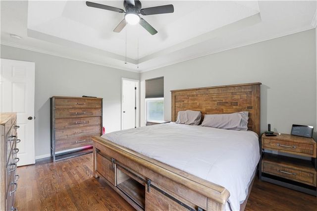 3912 SW Linden Circle, Lee's Summit, MO 64082