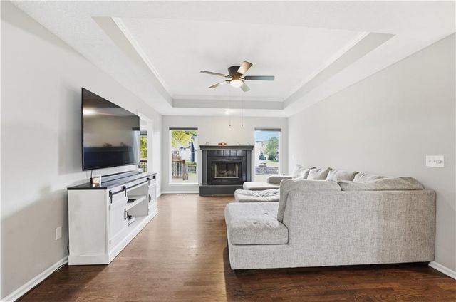 3912 SW Linden Circle, Lee's Summit, MO 64082