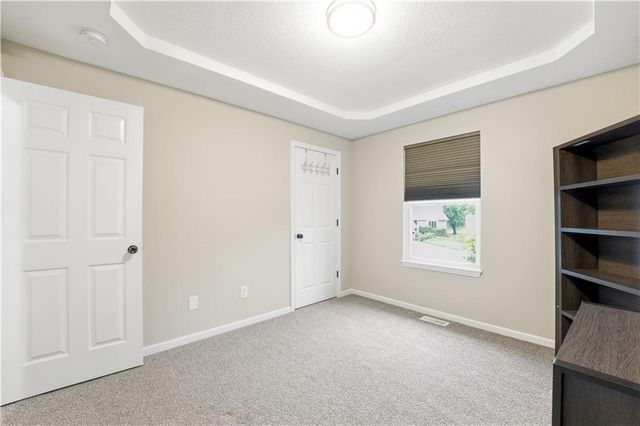 3912 SW Linden Circle, Lee's Summit, MO 64082