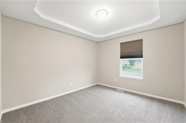 3912 SW Linden Circle, Lee's Summit, MO 64082