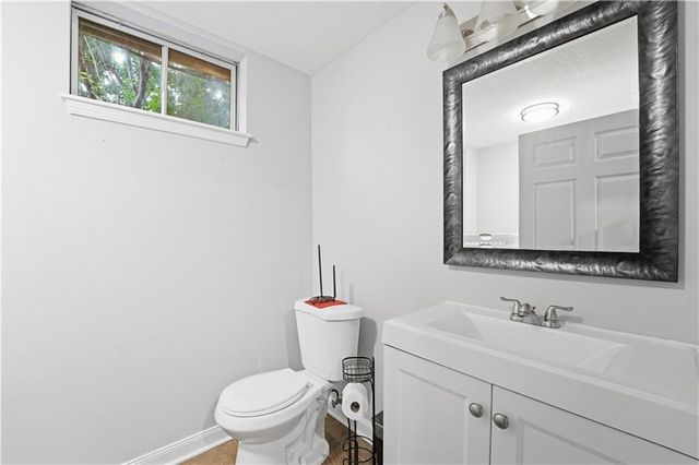 3912 SW Linden Circle, Lee's Summit, MO 64082