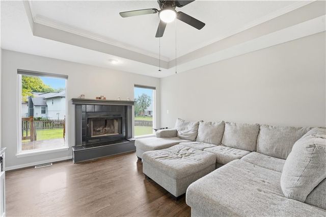 3912 SW Linden Circle, Lee's Summit, MO 64082