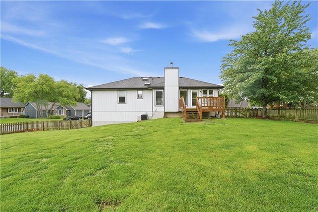 3912 SW Linden Circle, Lee's Summit, MO 64082