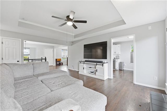 3912 SW Linden Circle, Lee's Summit, MO 64082