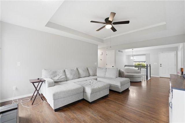 3912 SW Linden Circle, Lee's Summit, MO 64082