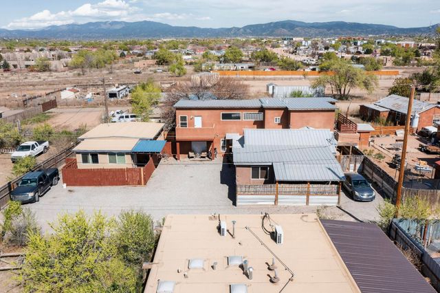 3327 Caminito Quintana, Santa Fe, NM 87507