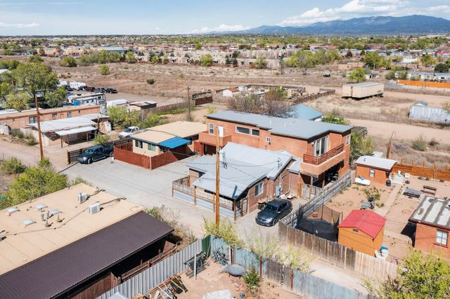 3327 Caminito Quintana, Santa Fe, NM 87507