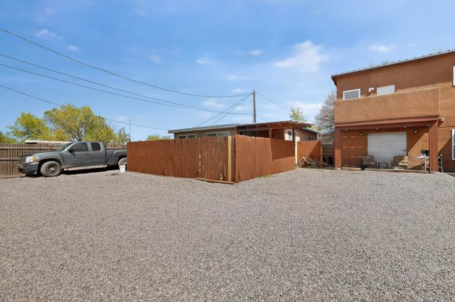 3327 Caminito Quintana, Santa Fe, NM 87507