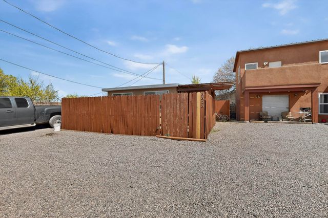 3327 Caminito Quintana, Santa Fe, NM 87507