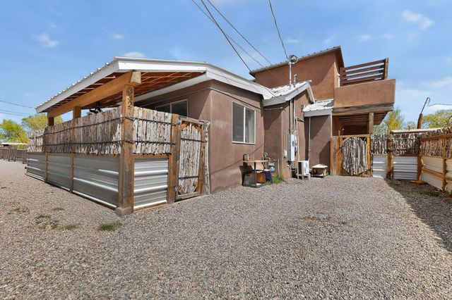 3327 Caminito Quintana, Santa Fe, NM 87507