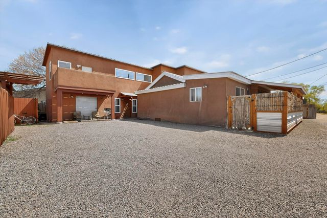 3327 Caminito Quintana, Santa Fe, NM 87507