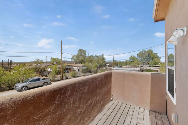 3327 Caminito Quintana, Santa Fe, NM 87507