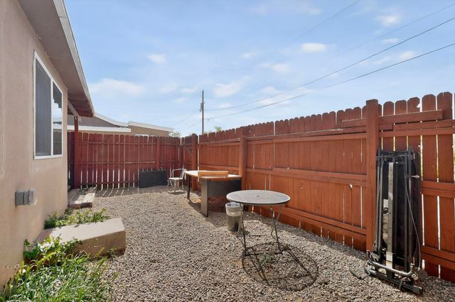 3327 Caminito Quintana, Santa Fe, NM 87507