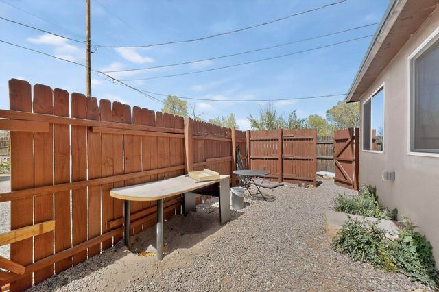 3327 Caminito Quintana, Santa Fe, NM 87507
