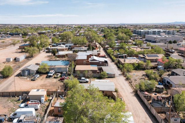 3327 Caminito Quintana, Santa Fe, NM 87507