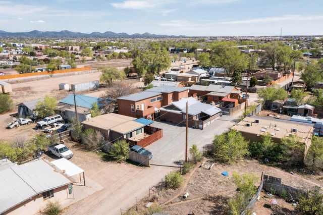 3327 Caminito Quintana, Santa Fe, NM 87507