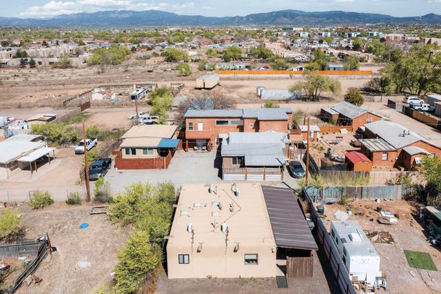 3327 Caminito Quintana, Santa Fe, NM 87507