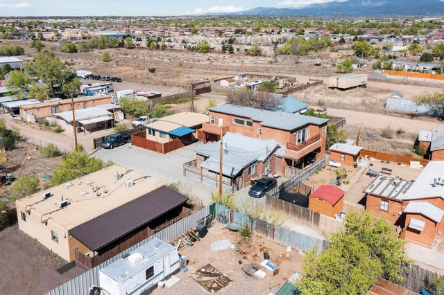 3327 Caminito Quintana, Santa Fe, NM 87507