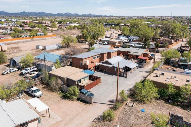 3327 Caminito Quintana, Santa Fe, NM 87507