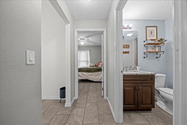 60 OWENS STREET, Umatilla, FL 32784