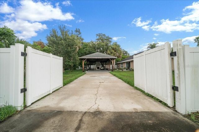 60 OWENS STREET, Umatilla, FL 32784