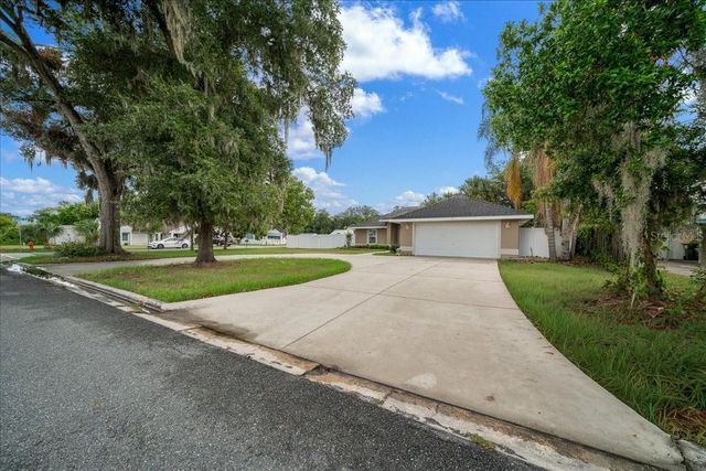 60 OWENS STREET, Umatilla, FL 32784