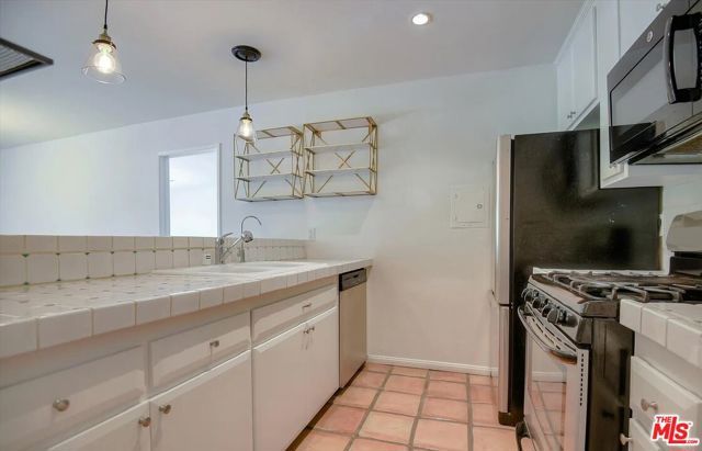 1222 N Olive Drive 209, West Hollywood, CA 90069