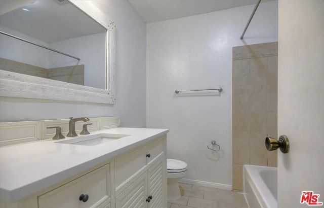 1222 N Olive Drive 209, West Hollywood, CA 90069