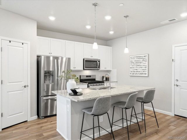 463 Millwall Cir, Castle Pines, CO 80108