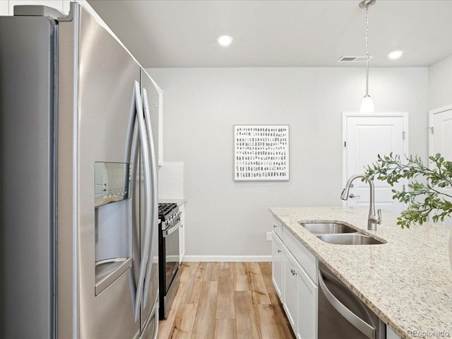 463 Millwall Cir, Castle Pines, CO 80108