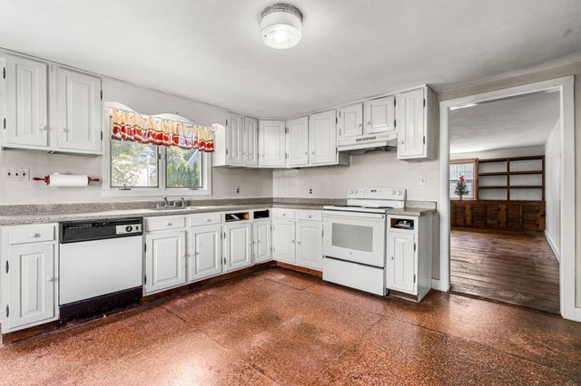 141 Evans Rd Ext, Marblehead, MA 01945