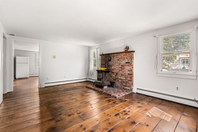 141 Evans Rd Ext, Marblehead, MA 01945