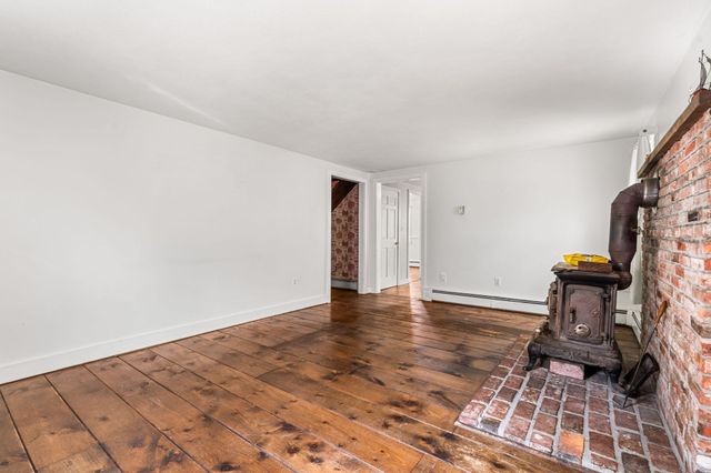 141 Evans Rd Ext, Marblehead, MA 01945