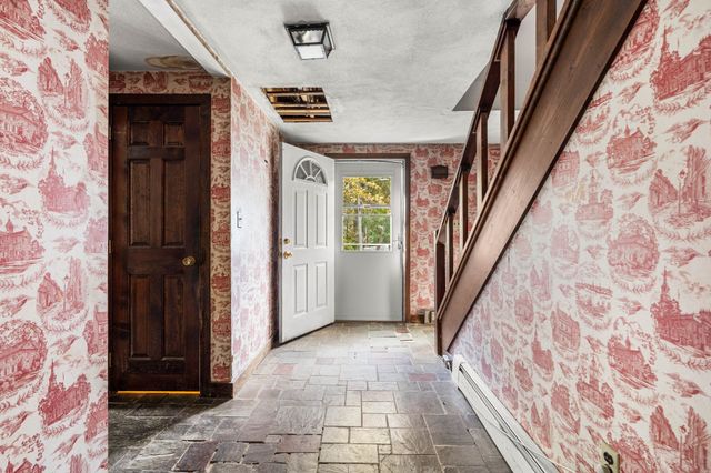 141 Evans Rd Ext, Marblehead, MA 01945
