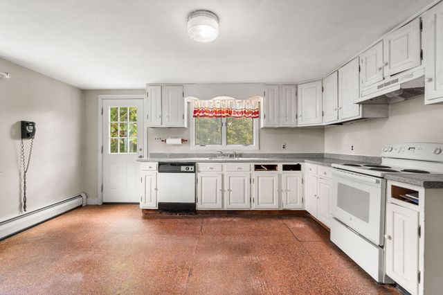 141 Evans Rd Ext, Marblehead, MA 01945