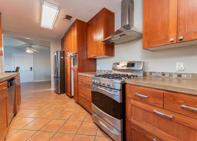 2090 Short Drive, Hanford, CA 93230