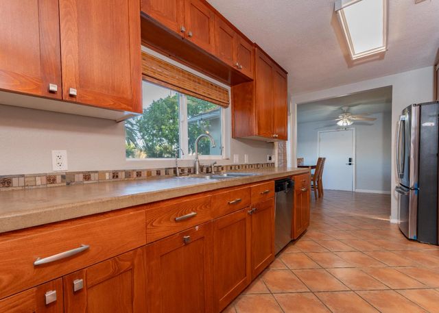 2090 Short Drive, Hanford, CA 93230