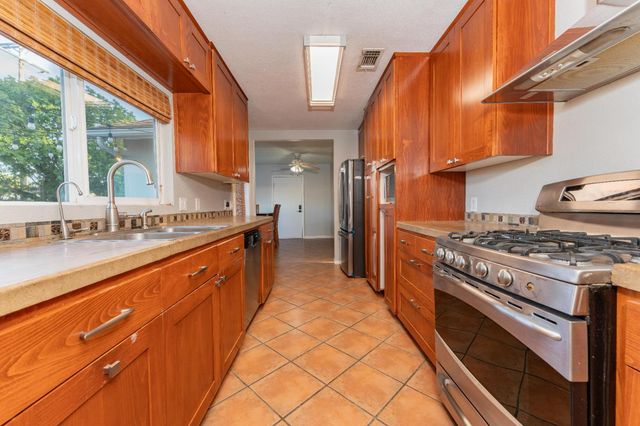 2090 Short Drive, Hanford, CA 93230